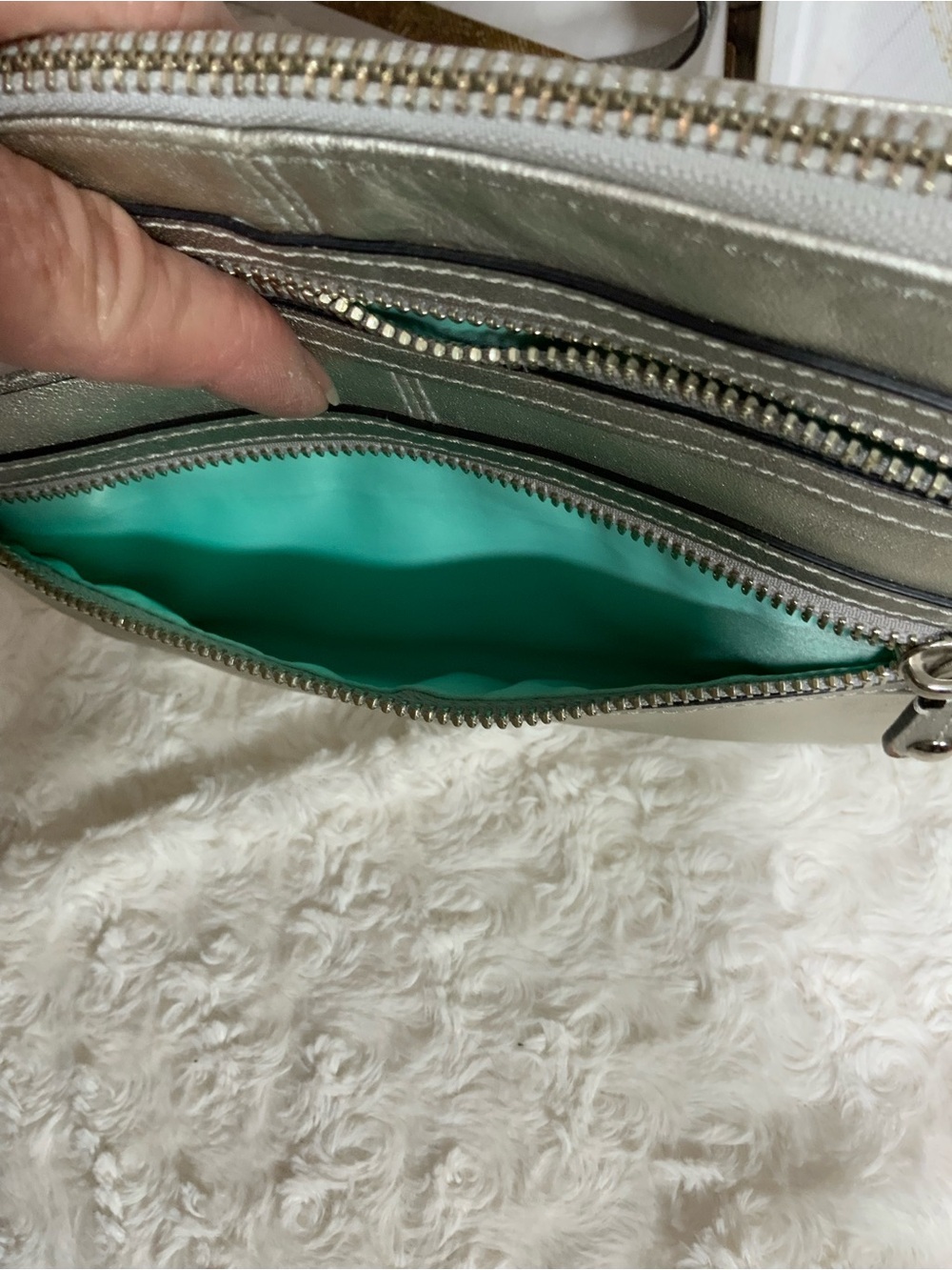 🩷Coach Metallic Silver Multi-Zip Crossbody Bag - Picture 6 of 9
